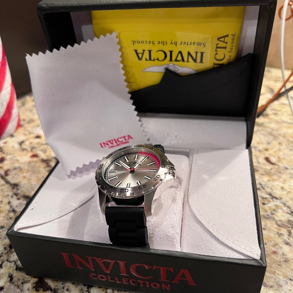 Pro Diver Men Model 21854 - Men's Watch Quartz